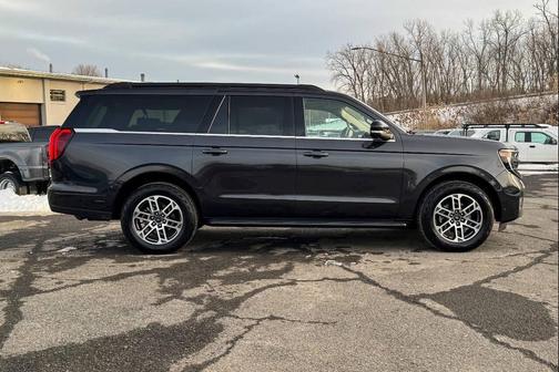 2025 Ford Expedition Max Active 4x4