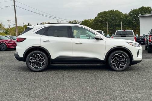 2025 Ford Escape Platinum