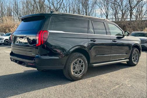 Agate Black Metallic 2025 Ford Expedition Max Active 4x4