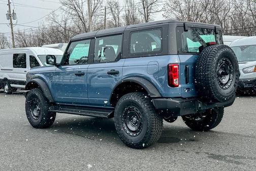 2025 Ford Bronco Base 4x4 4dr SUV