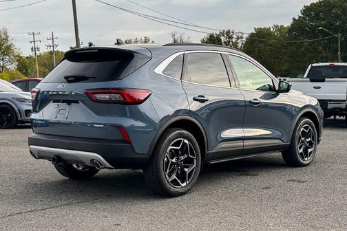 2025 Ford Escape Platinum