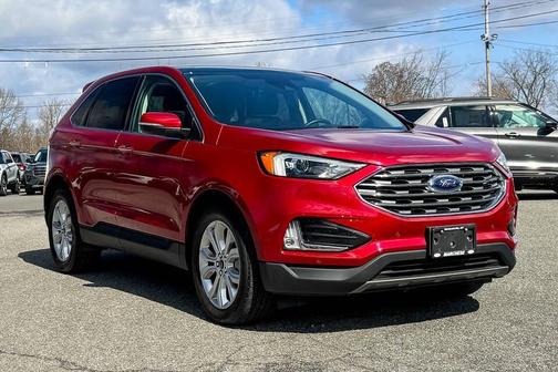 Rapid Red Metallic Tinted Clearcoat 2023 Ford Edge Titanium