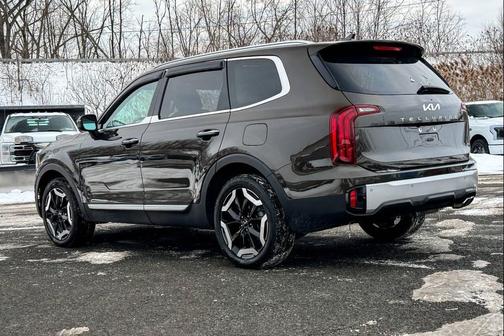 2023 Kia Telluride S