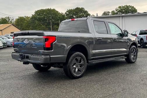 2025 Ford F-150 Lightning Flash