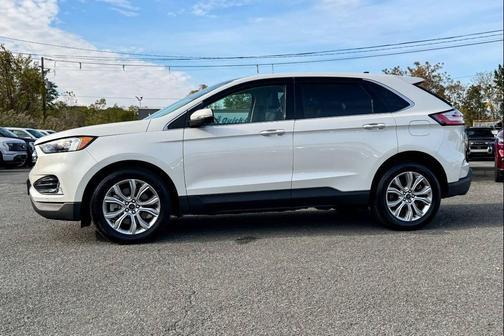 2023 Ford Edge Titanium