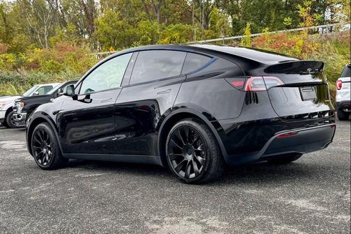 2023 Tesla Model Y Long Range AWD 4dr Crossover