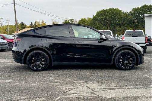 2023 Tesla Model Y Long Range AWD 4dr Crossover