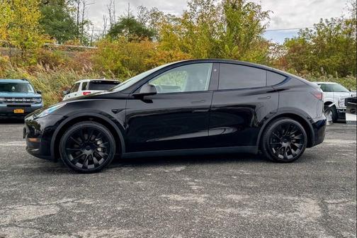 2023 Tesla Model Y Long Range AWD 4dr Crossover