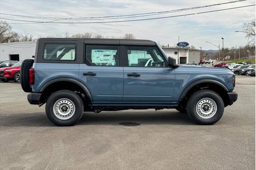 2025 Ford Bronco Base 4x4 4dr SUV