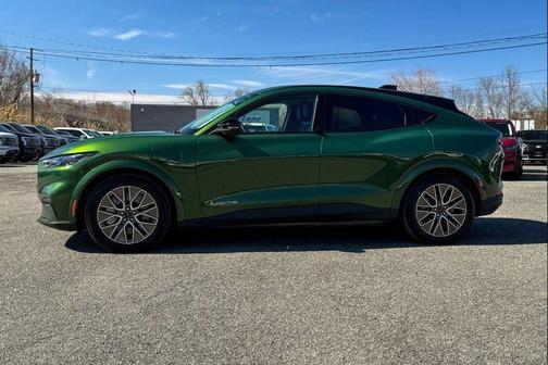 Eruption Green Metallic 2025 Ford Mustang Mach-E Premium