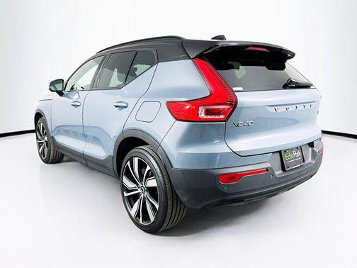 2021 Volvo XC40 Recharge Pure Electric P8