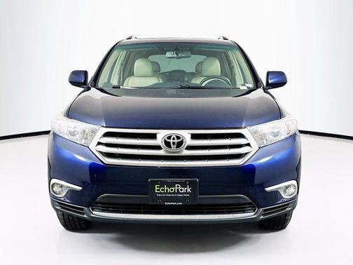 Nautical Blue Metallic 2012 Toyota Highlander SE
