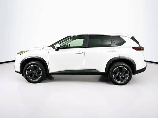 Everest White Pearl 2025 Nissan Rogue SV