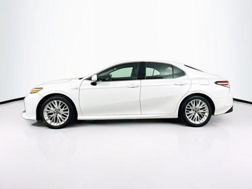 2018 Toyota Camry Hybrid XLE