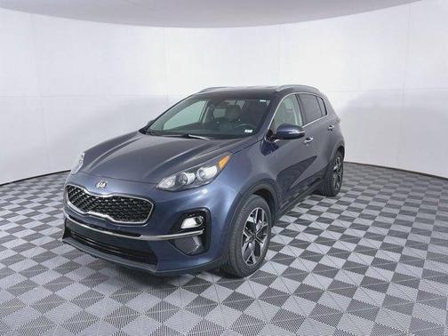 Photo 3 of 35 of 2020 Kia Sportage EX