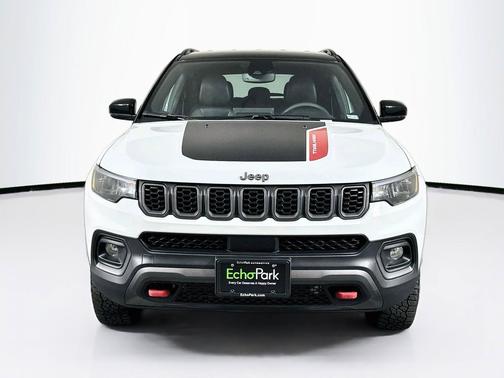Bright White Clearcoat 2025 Jeep Compass Trailhawk