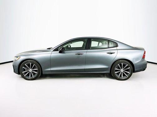 2021 Volvo S60 T5 Momentum