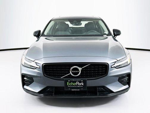 2021 Volvo S60 T5 Momentum