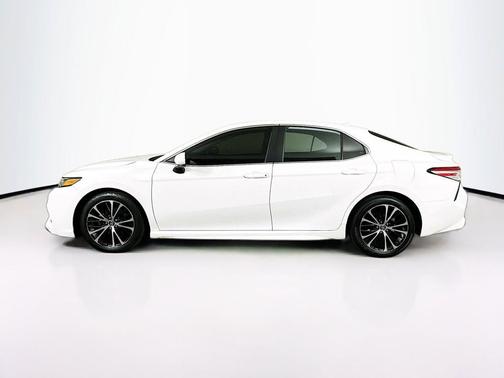 Super White 2020 Toyota Camry SE
