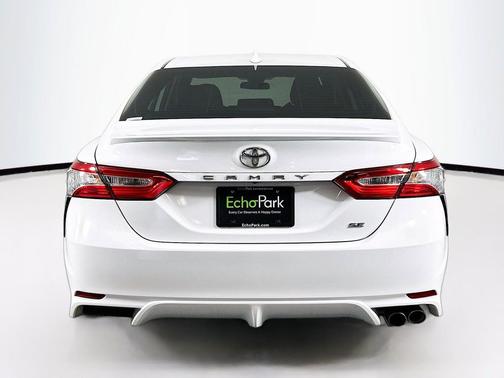 Super White 2020 Toyota Camry SE