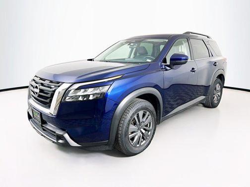 2025 Nissan Pathfinder SV 4WD