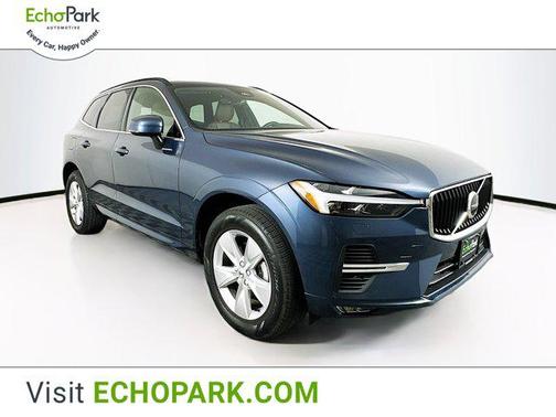 2022 Volvo XC60 B5 Momentum