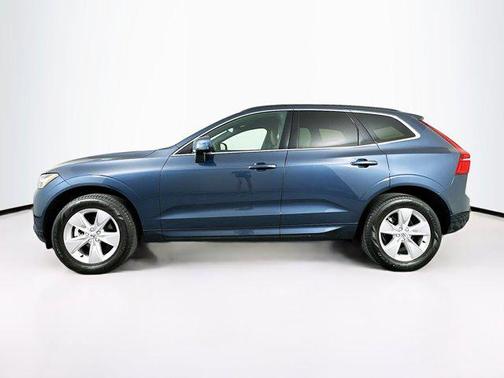 2022 Volvo XC60 B5 Momentum