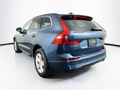 2022 Volvo XC60 B5 Momentum