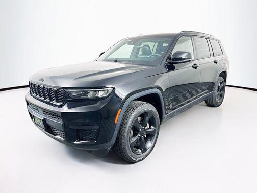 Diamond Black Crystal Pearlcoat 2023 Jeep Grand Cherokee L Altitude