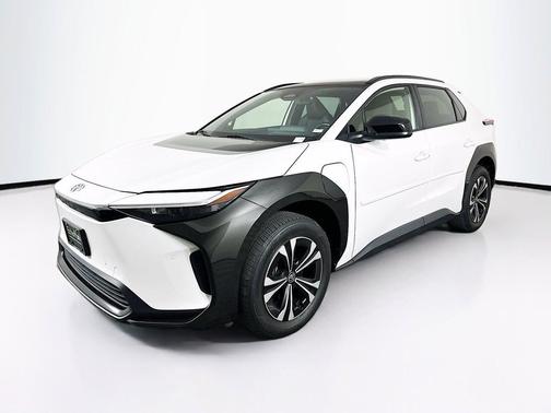 Wind Chill Pearl 2023 Toyota bZ4X XLE