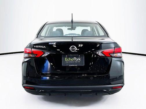 2022 Nissan Versa 1.6 S