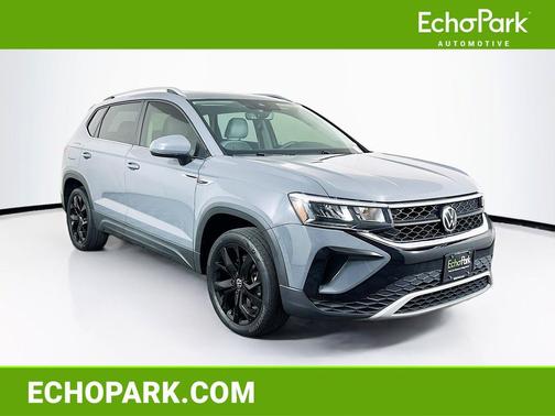 Platinum Gray Metallic 2022 Volkswagen Taos 1.5T SE