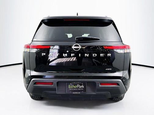2025 Nissan Pathfinder SV 4WD
