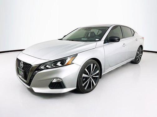 2021 Nissan Altima SR FWD