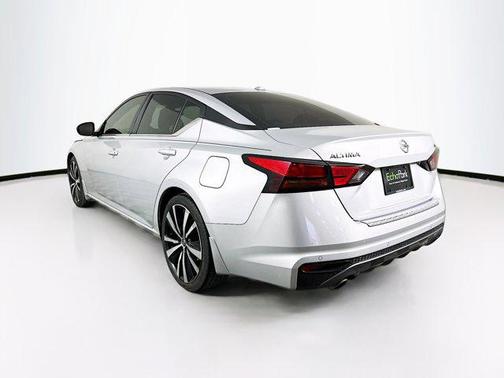 2021 Nissan Altima SR FWD