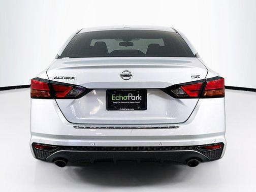 2021 Nissan Altima SR FWD