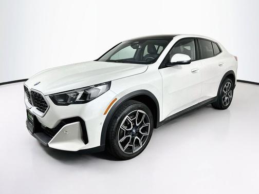 Mineral White Metallic 2026 BMW X2 xDrive28i