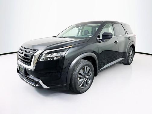 Super Black 2024 Nissan Pathfinder S 4WD