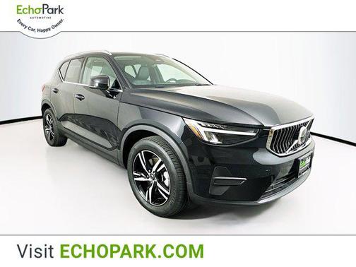 2025 Volvo XC40 B5 Core Bright Theme