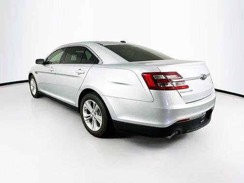 2018 Ford Taurus SE