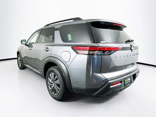 2024 Nissan Pathfinder SV FWD