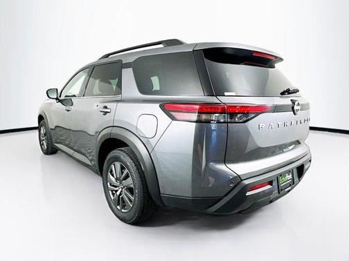 2024 Nissan Pathfinder SV FWD