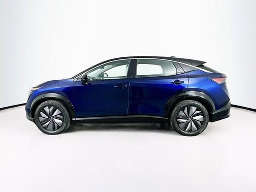 Deep Ocean Blue Pearl/Black Diamond Pearl 2023 Nissan ARIYA EVOLVE+
