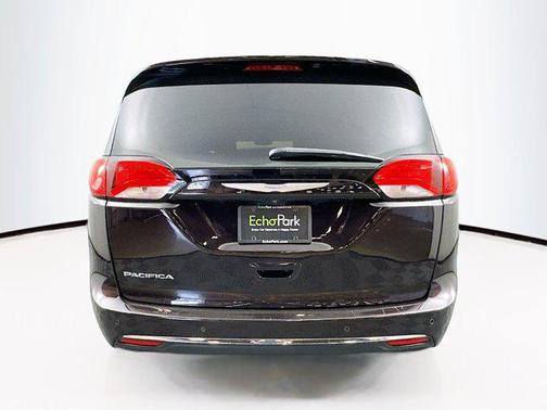 2018 Chrysler Pacifica Touring-L
