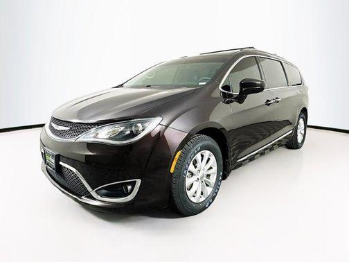 2018 Chrysler Pacifica Touring-L