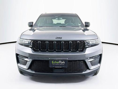 2022 Jeep Grand Cherokee Altitude