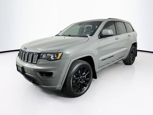 Sting-Gray Clearcoat 2021 Jeep Grand Cherokee Laredo