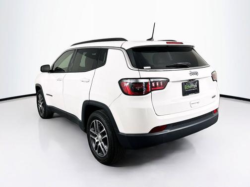 White Clearcoat 2018 Jeep Compass Latitude