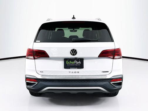 Pure White 2022 Volkswagen Taos 1.5T SE