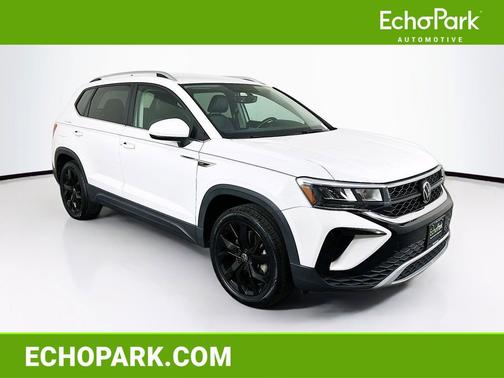 Pure White 2022 Volkswagen Taos 1.5T SE
